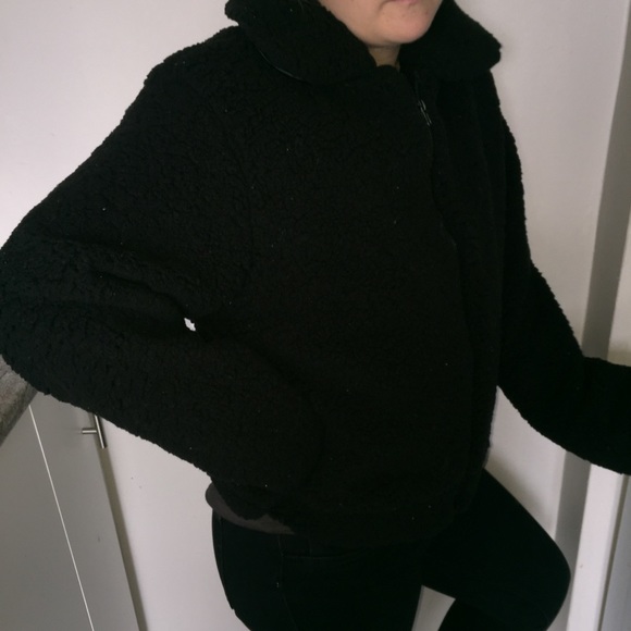 Black fuzzy teddy jacket - Picture 2 of 6